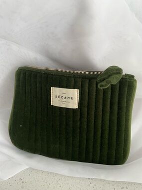 Sézane Quilted Flat Velvet Pouch in Olive Green